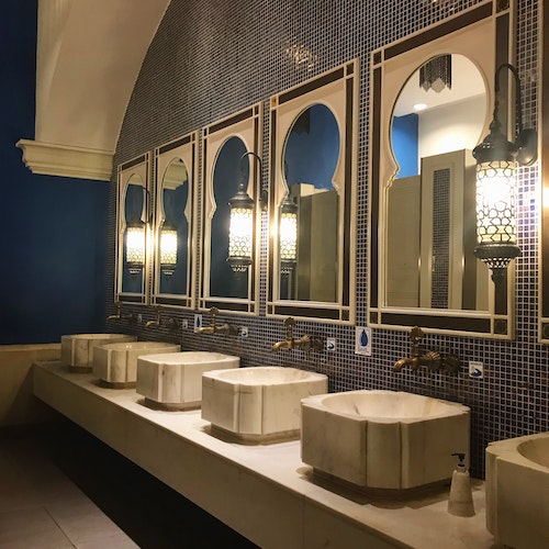 Mirrors​ restaurants bathroom